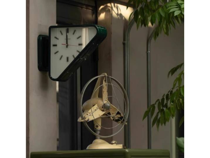 Horloges minimalistes pour salon, murales double face, Triangle, mécanisme d'horloge moderne, Design silencieux, pour la décoration