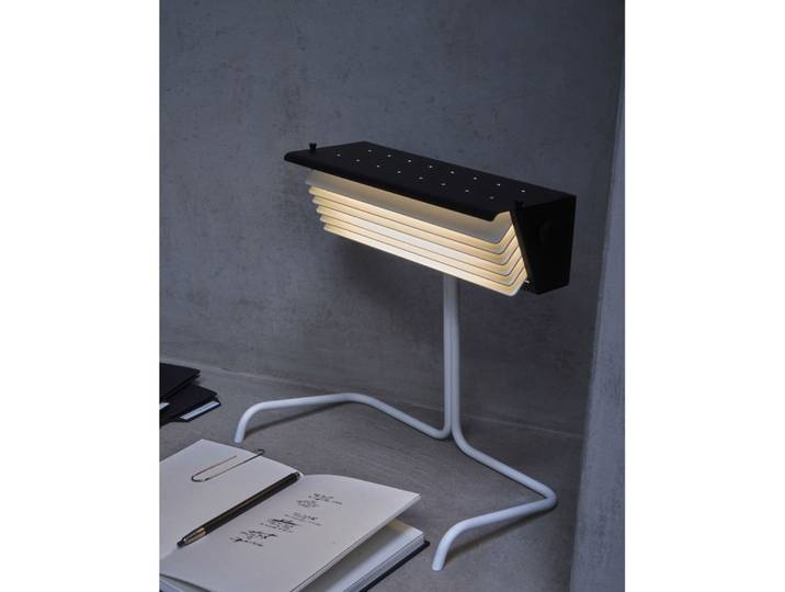 Biny Tischleuchte m/Schalter Weiß/Schwarz/Weiß - DCW - Wohnzimmer - Metall