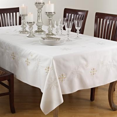 Saro Lifestyle Elegant Tablecloth With Snowflake Design