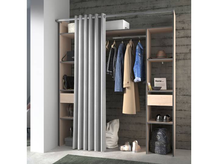 Dressing ouvert avec rideau bois et détails gris
