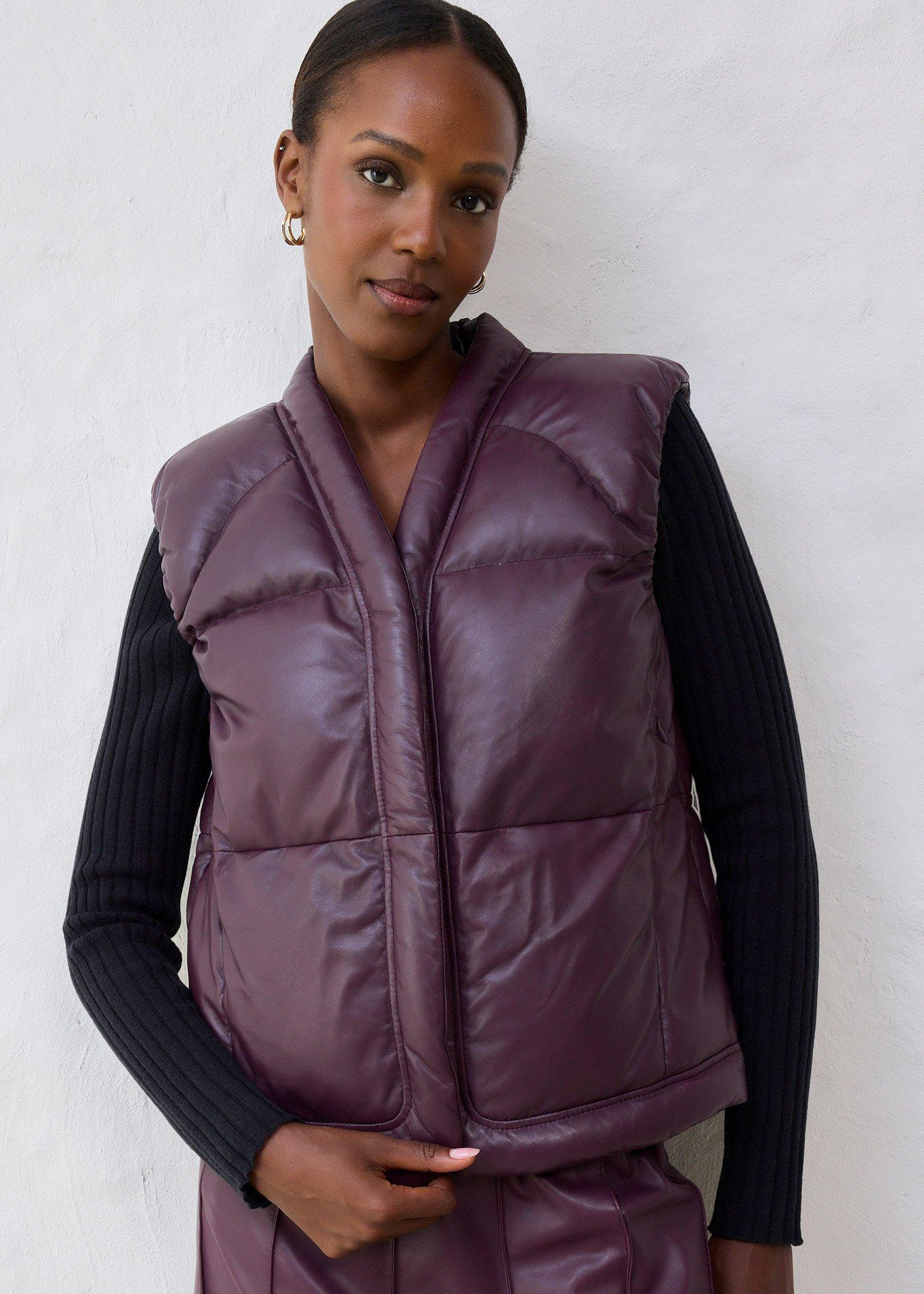 bonprix Leder-Steppweste aus Lammnappa, rot, Gr.38, Ideal für kühlere Tage! Leicht gefütterte Leder-Steppweste aus hochwertigem Lammnappa