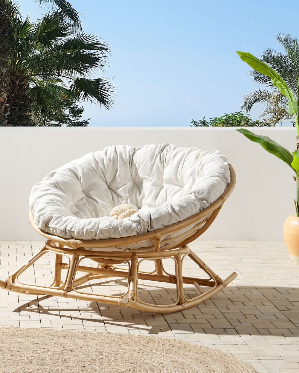 Beliani Fauteuil à bascule rotin naturel Marron 108x72x110cm