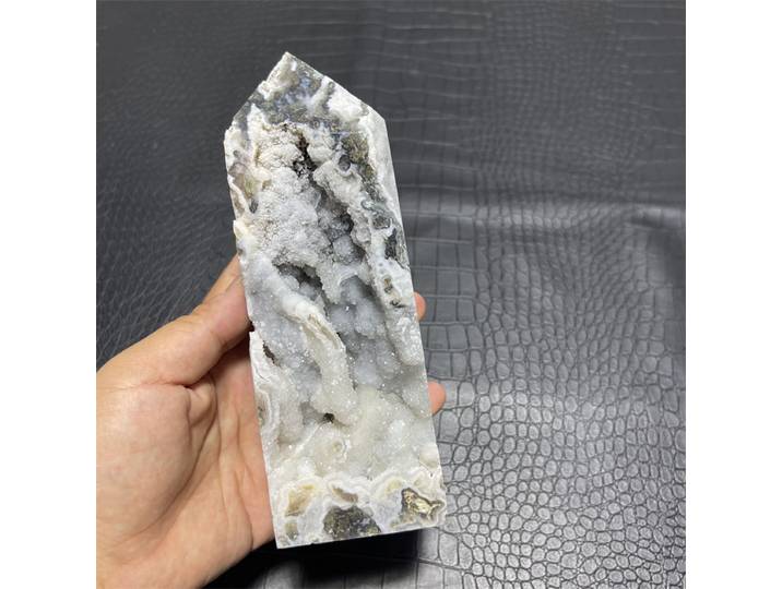 856g Pierre précieuse naturelle Agate mousse géode druse, tour de cristaux spirituels et de pierres de guérison