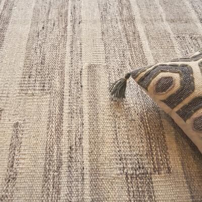 EXQUISITE RUGS Scandinavian Hand-loomed New Zealand Wool Grey/Ivory Area Rug.