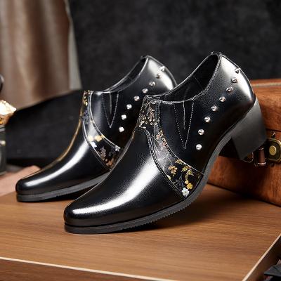 LightInthebox Men's Black Patent Faux Leather Studded Dress Shoes – Edgy Formal Footwear for Parties, Prom Fashion-Forward Events