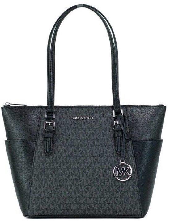 Große schwarze Reisetasche mit Reißverschluss