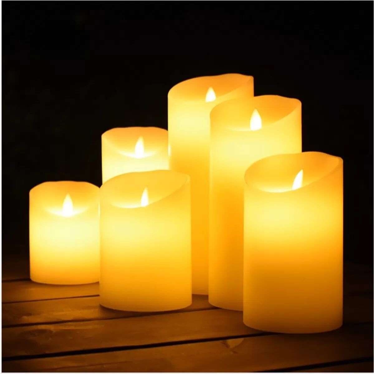 INF Sanft wellenförmige 7,5x18cm LED Kerze - Flammenlos, Batteriebetrieben, Weiß