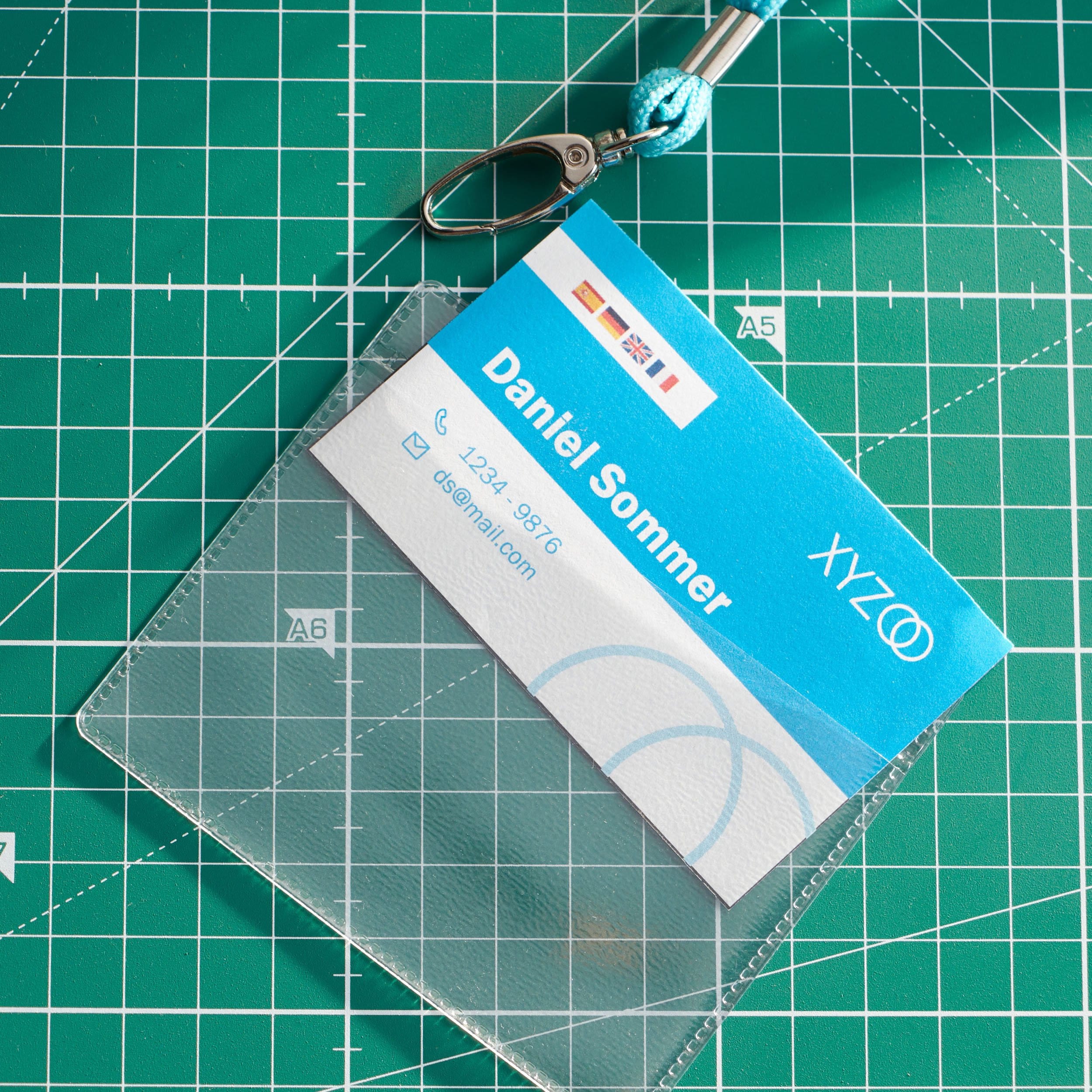 SPRINTIS 50 Unités - Porte-badges format carte bancaire, bord de suspension transparent, PVC souple