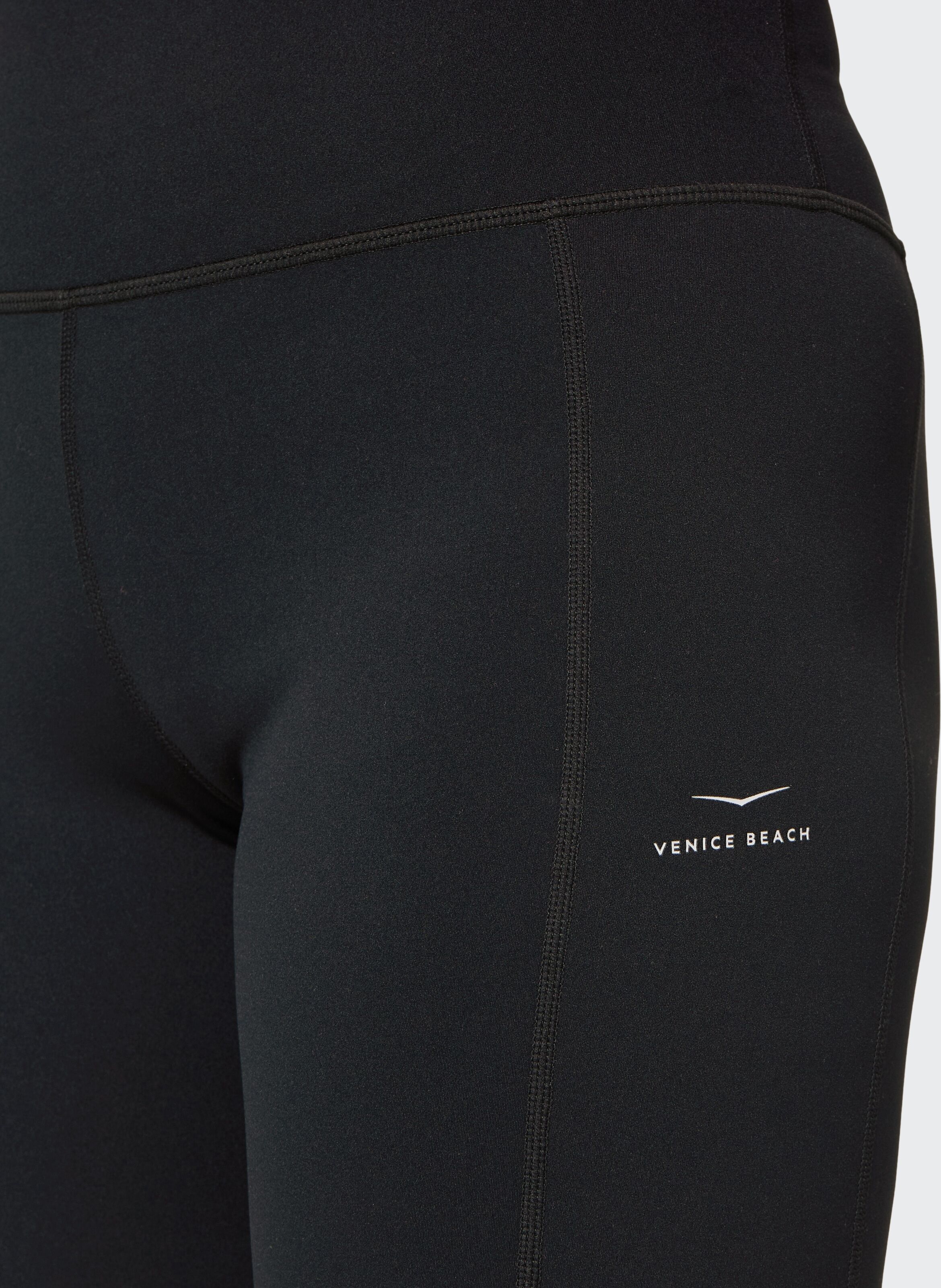 Trainingsshorts VENICE BEACH "CAMELIA", Damen, Gr. L (42), N-Gr, schwarz, Obermaterial: 75% Polyamid, 25% Elasthan, Hosen Trainingsshorts, mit angenehmer Flexibilität, in kurzer Form schwarz L (42), N-Gr