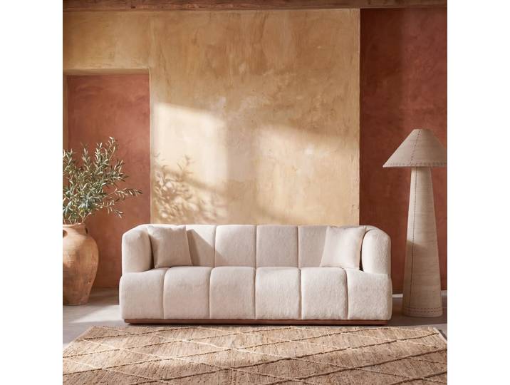Beiges 3-Sitzer-Sofa mit walnussfarbenem Eschenholzgestell