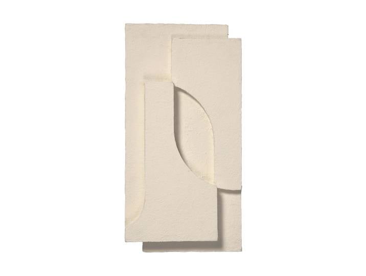 Kristina Dam Studio Serif Relief décoration murale S Off white