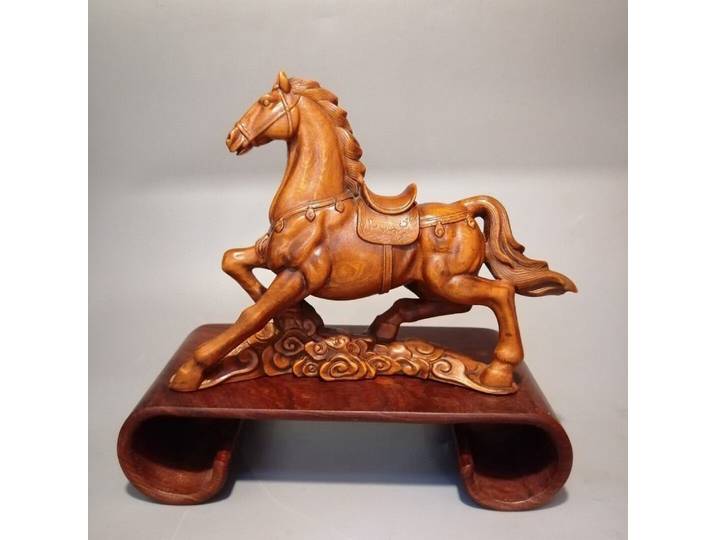 Statue de cheval sculptée à la main en bois de buis chinois, décor de bureau exquis