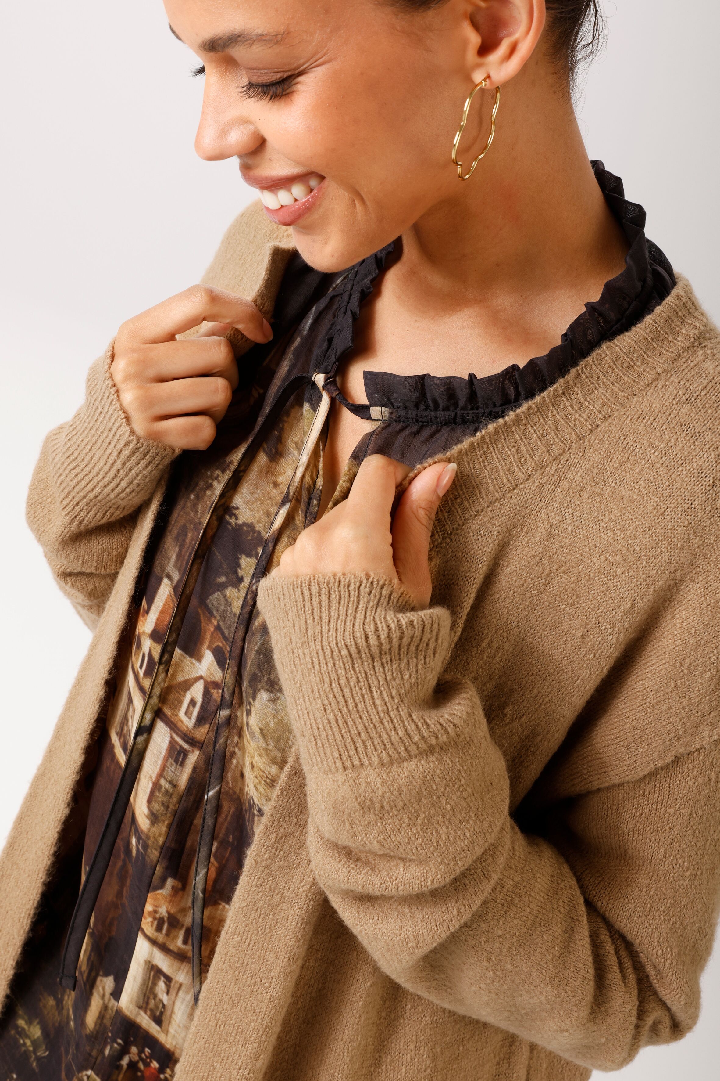 Strickjacke ANISTON CASUAL, Damen, Gr. 46, camel wie swatch, Feinstrick, Obermaterial: 74% Polyacryl, 23% Polyamid, 3% Elasthan, unifarben, figurumspielend kniefrei, Rundhals, Rippstrickbündchen, Strickjacken Strickjacke, im Oversize Look camel wie swatch