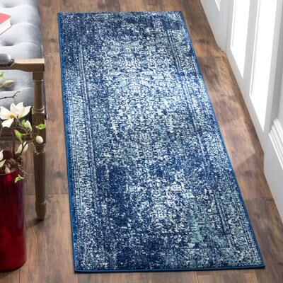 SAFAVIEH Evoke Quinn Vintage Distressed Rug