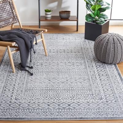 SAFAVIEH Toscana Majlis Geometric Rug