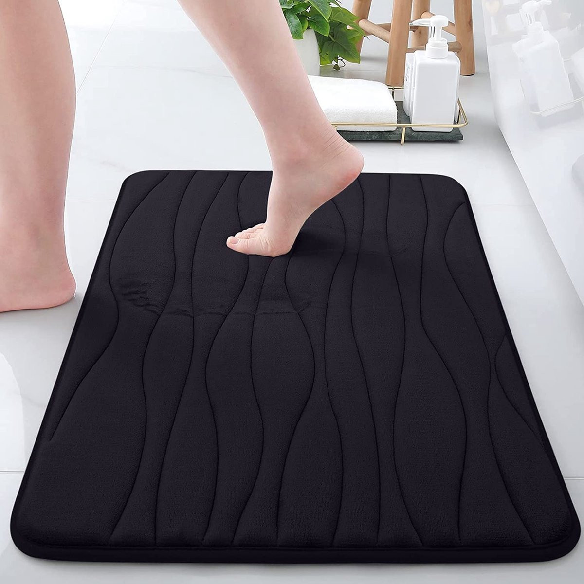Unyqoos Zwarte absorberende antislip badmat van traagschuim voor badkamercomfort