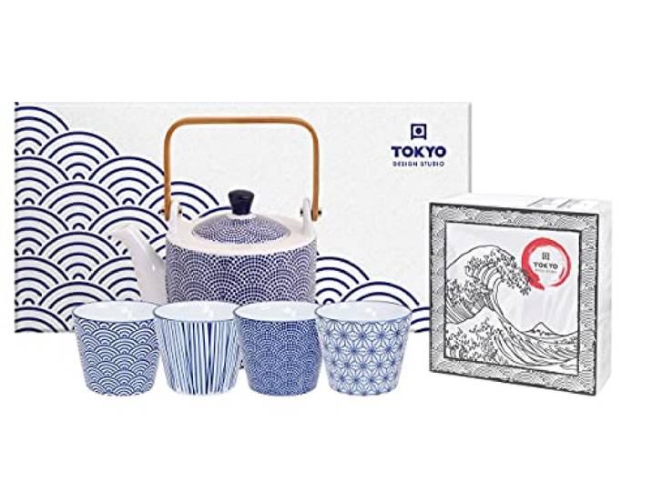 TOKYO design studio Nippon Blue Tee-Set blau-weiß, 5-TLG., 1x Tee-Kanne 0,8 l und 4X Tee-Tassen 180 ml, asiatisches Porzellan, Japanisches Design, inkl. Geschenk-Verpackung