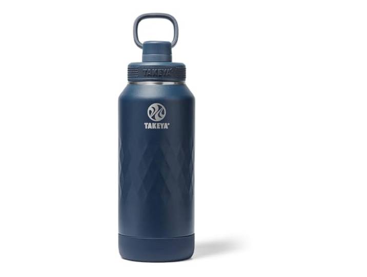 Takeya Sport 3-fach isolierte Edelstahl-Wasserflasche, Auslaufdeckel, auslaufsicher, schweißfest, BPA-frei, hält Getränke 36 Stunden kalt, 14 Stunden heiß, Indigo
