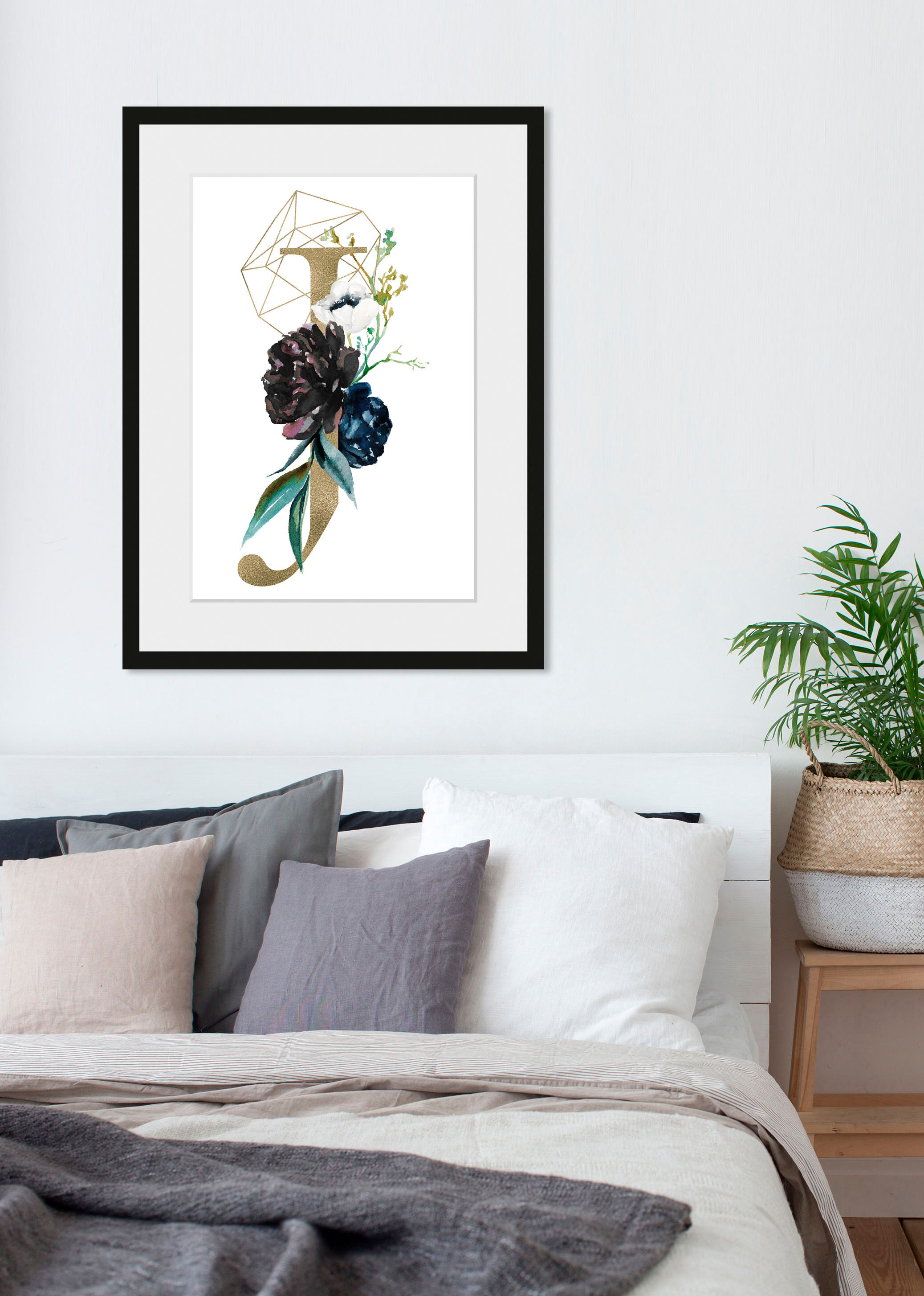 Bild QUEENCE "J", gold (farbe rahmen: schwarz, farbe bild(er): goldfarben), B:50cm H:70cm, Acrylglas, Holz, Papier, Bilder, Bild, HD Premium Poster-Druck inkl. Holzrahmen farbe rahmen: schwarz, farbe bild(er): goldfarben B/H/T: 50cm x 70cm, Wandbild Buchs