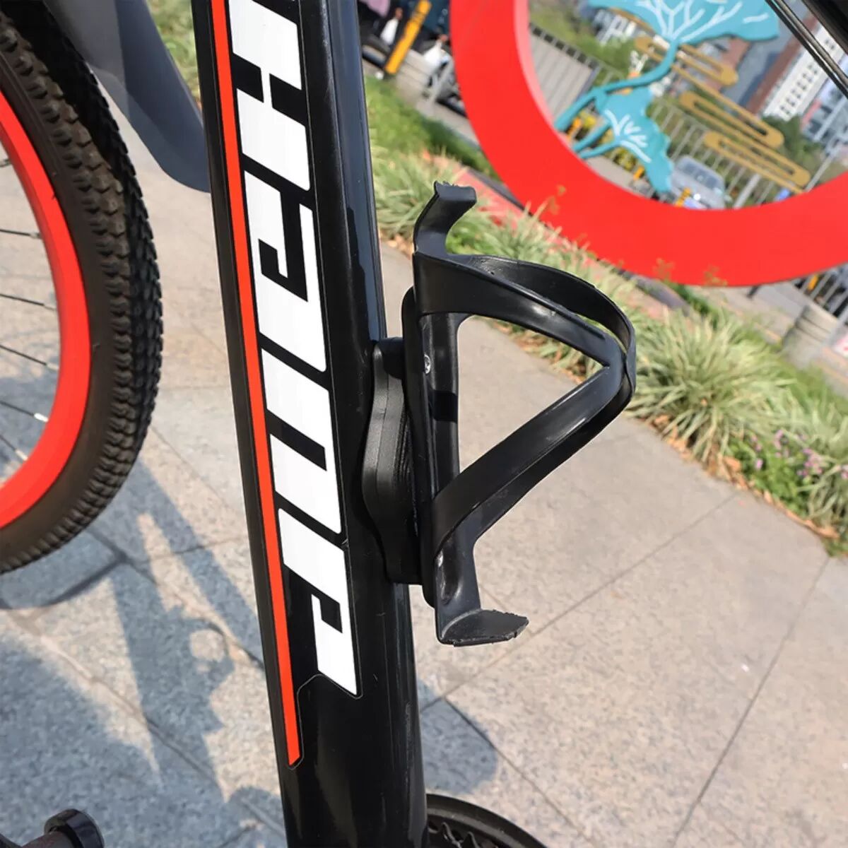INF Fahrrad-Tracker-Halter kompatibel mit MOMAX BR10 Tag – Schwarzer ABS-Flaschenhalter mit Diebstahlschutz-Schrauben