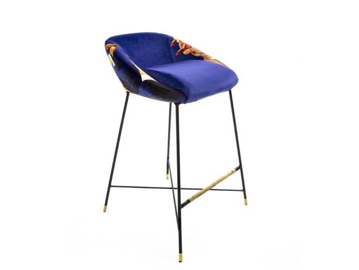 SELETTI tabouret rembourré TOILETPAPER STOOL (Lipsticks - Tissu en polyester, Structure en bois, polyuréthane et métal)
