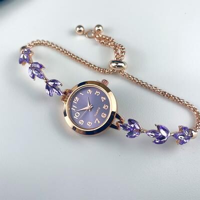 Combo Retail Shop Elegant Ladies Quartz Watch, Round Alloy Case, Arabic Numeral Dial, Leaf Shaped Diamond Studded Bracelet red