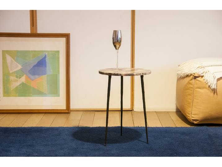 Petite table d'appoint en marbre Vilma
