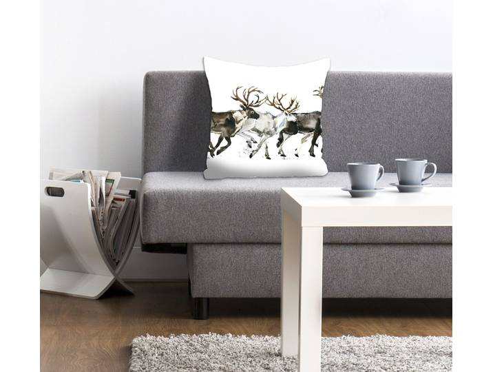 Dekokissen QUEENCE Enzo , braun (braun, weiß, bedruckt), B:40cm L:40cm, Polyester, Dekokissen_Sitzkissen_Kissenhüllen, Dekokissen, Kissenhülle,Hirsche,Elche,Weisser Hintergrund,Weihnachten,Festlich