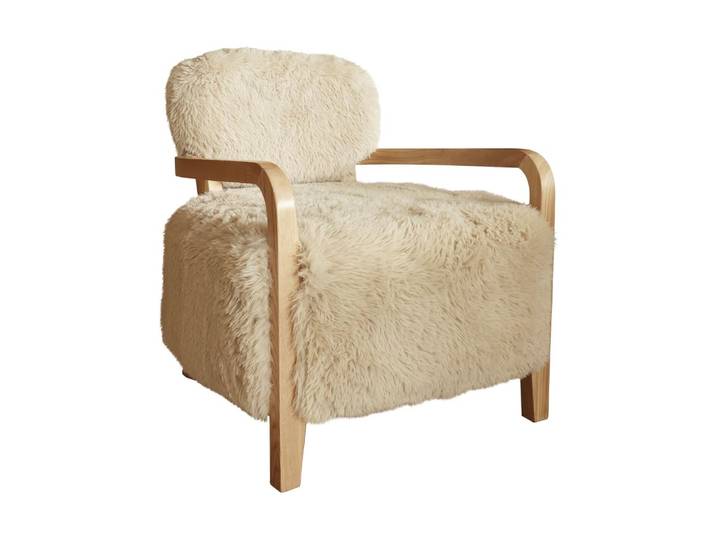 Fauteuil effet fourrure beige et structure en bois