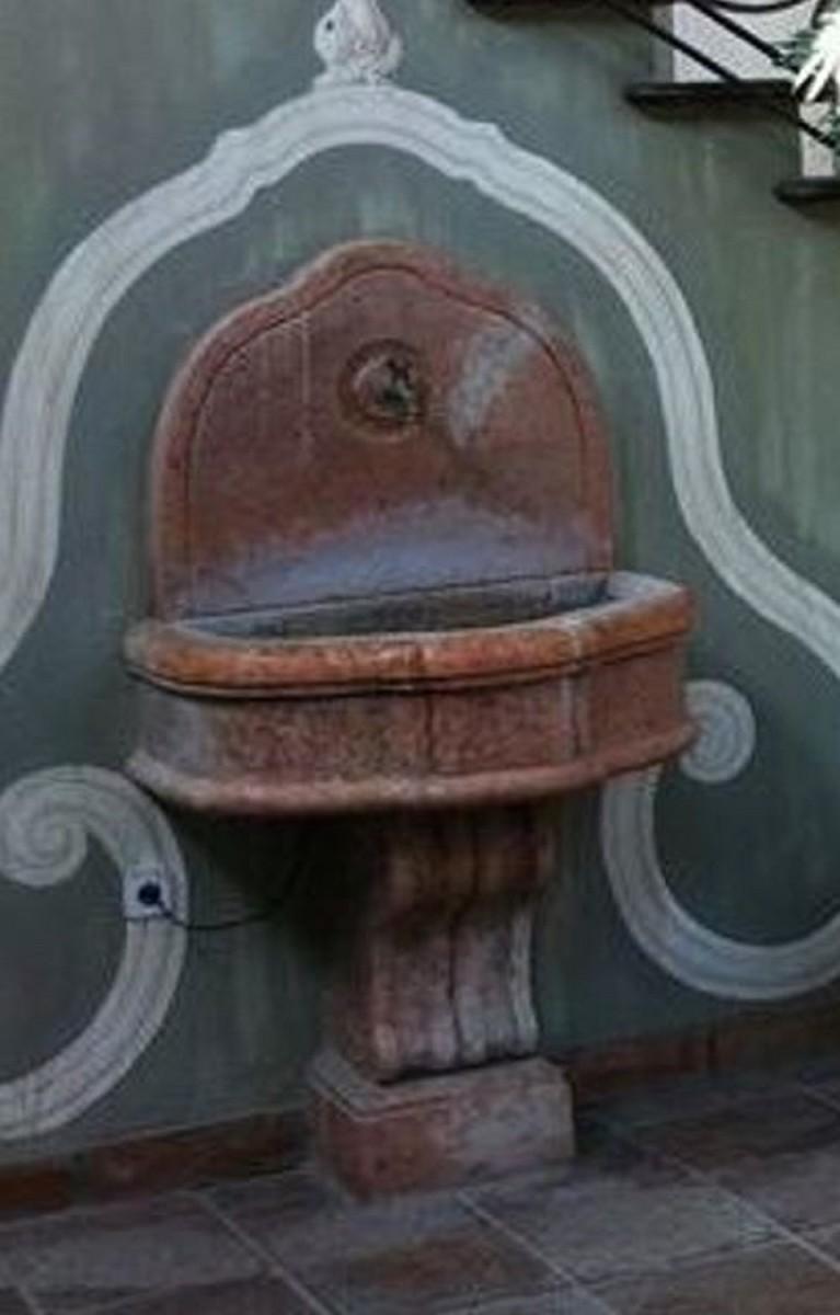 Casa Padrino Luxus Barock Wandbrunnen Antik Braun 85 x 58,5 x H. 146 cm - Prunkvoller Barockstil Keramik Brunnen - Barock Garten Brunnen - Barock Deko Accessoires
