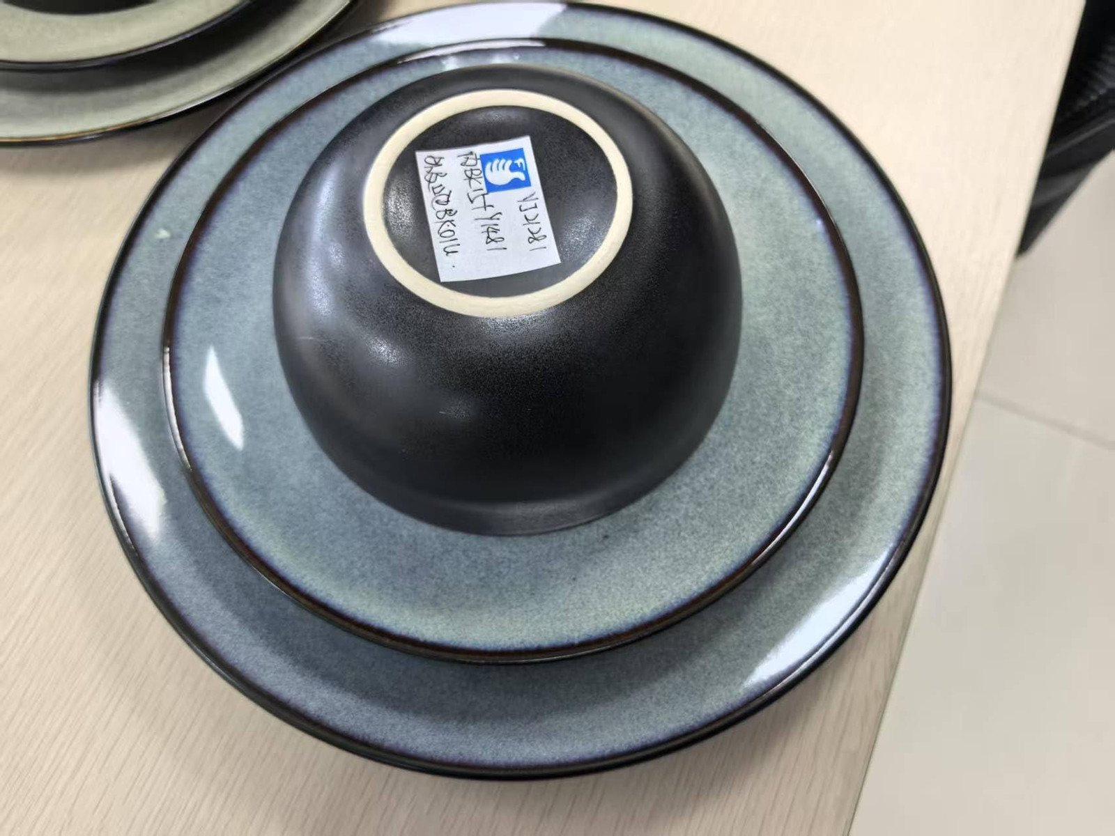 Dripio 12-delig handgemaakt servies van steengoed met reactieve glazuur, blauw, voor 4 personen