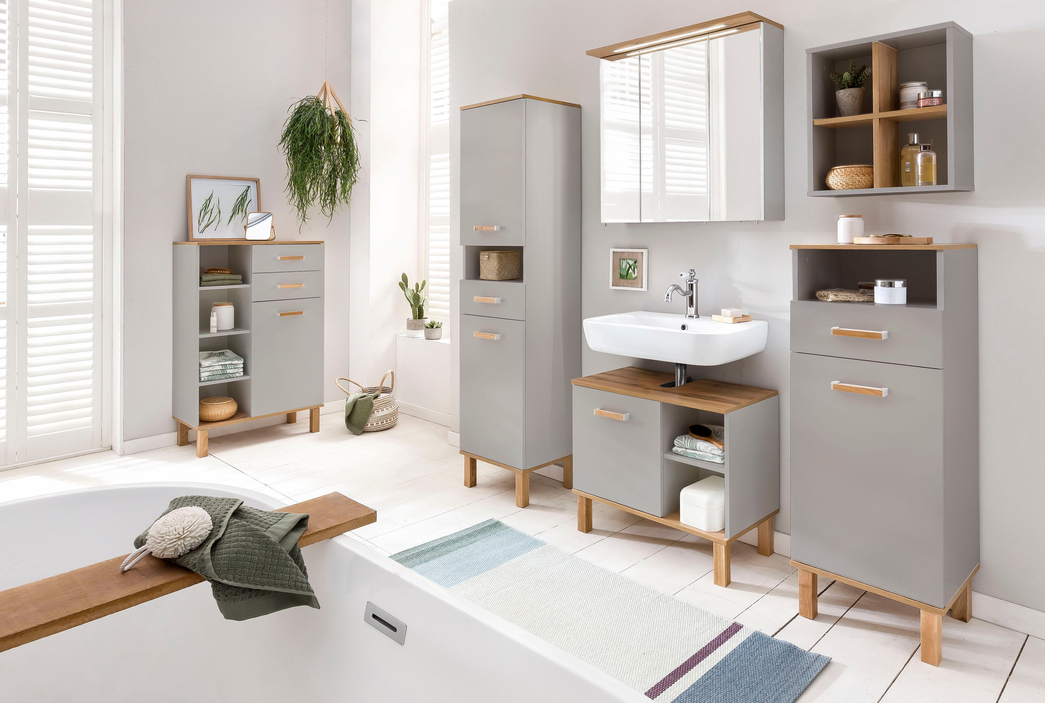 Kommode SCHILDMEYER "Padua", grau (platingrau, eichefarben landhaus), Sideboards, Kommode, Füsse aus Massivholz platingrau, eichefarben landhaus Einheitsgröße