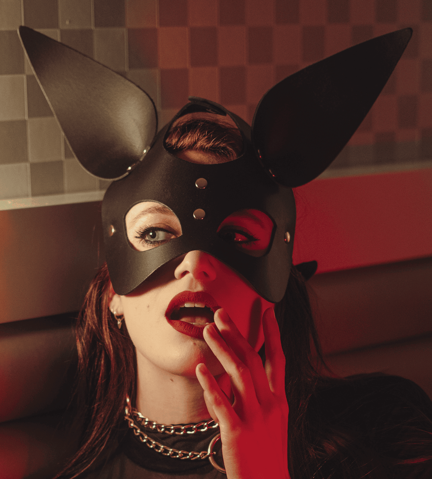 The Sinners Masque Oreilles Lapin Noir & Gold