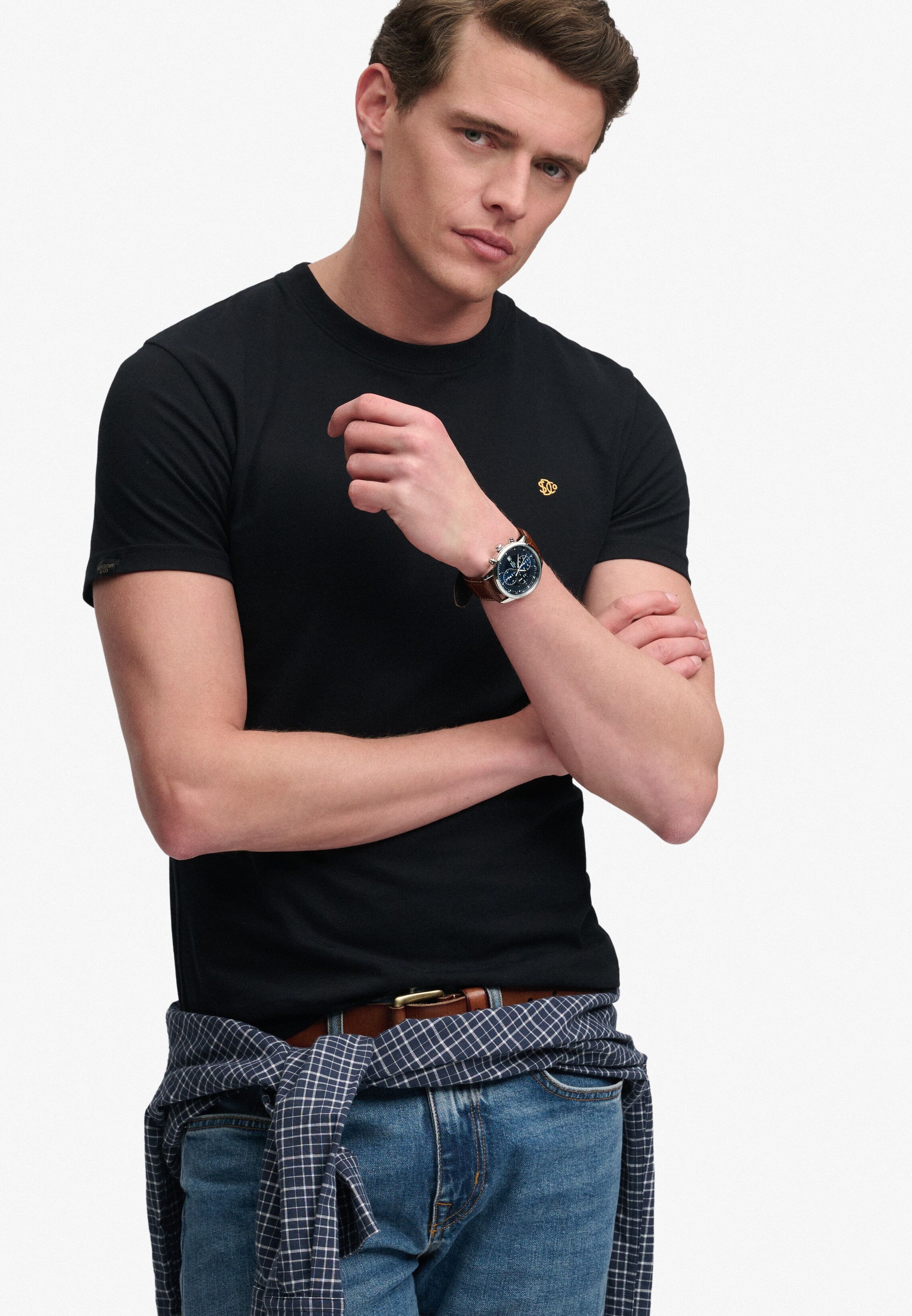 Rundhalsshirt SUPERDRY "ESSENTIAL SDCO LOGO EMB TEE", Herren, Gr. XL, schwarz (schwarz, gold), Single Jersey, Obermaterial: 100% Baumwolle, unifarben, regular fit normal, Rundhals, Shirts Rundhalsshirt, Baumwolle, regular fit schwarz, gold XL