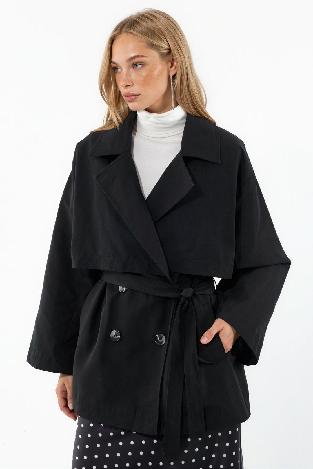 Doppelreihiger, taillierter Trenchcoat