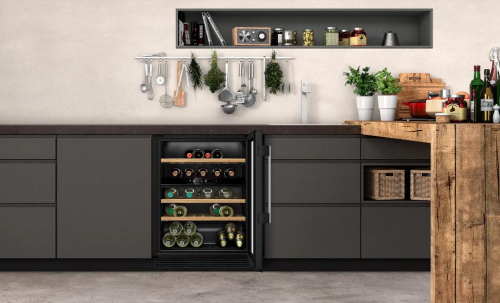 Neff KU9213HG0, Weinkühler mit Kompressor, Integriert, 44 Flasche(n), 60 W, G, Schwarz