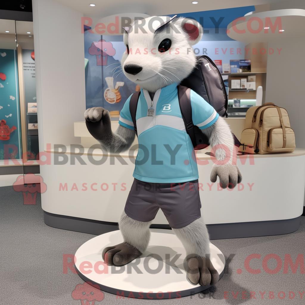 Maskottchen REDBROKOLY eines grauen Frettchens mit Laufshorts und Handtasche