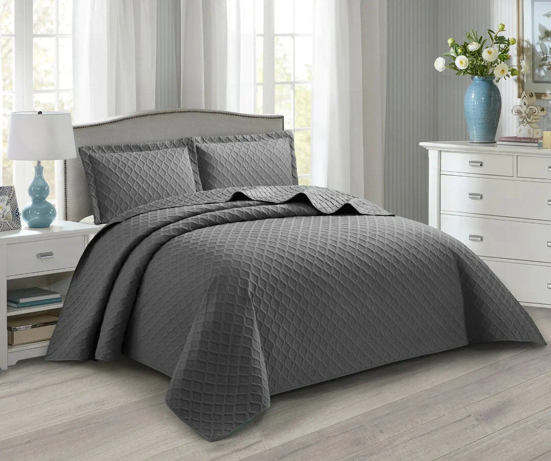 Quality & Style Polyester Solid Colour Bedspread with Pillow Shams Included Grey Kingsize Bedspread + 2 Standard Pillowcases
