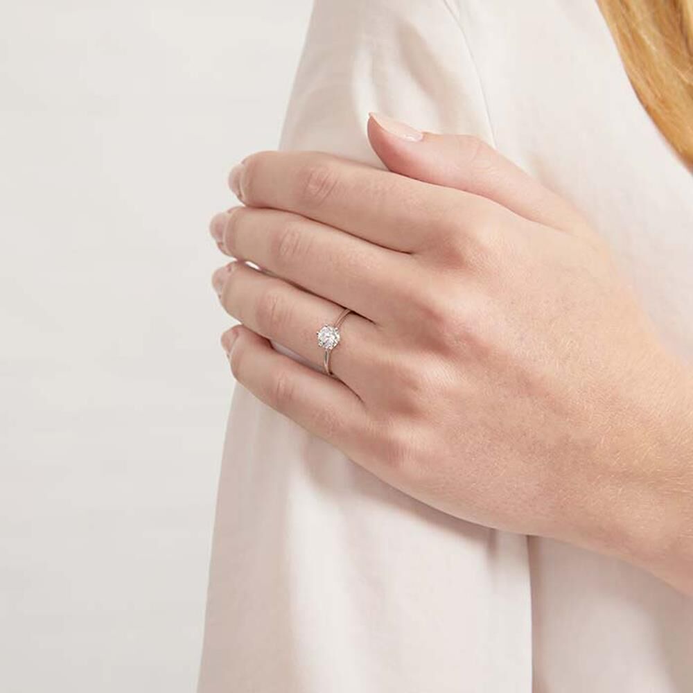 Unique 9K Weißgold Verlobungsring mit Zirkoniabesatz silber