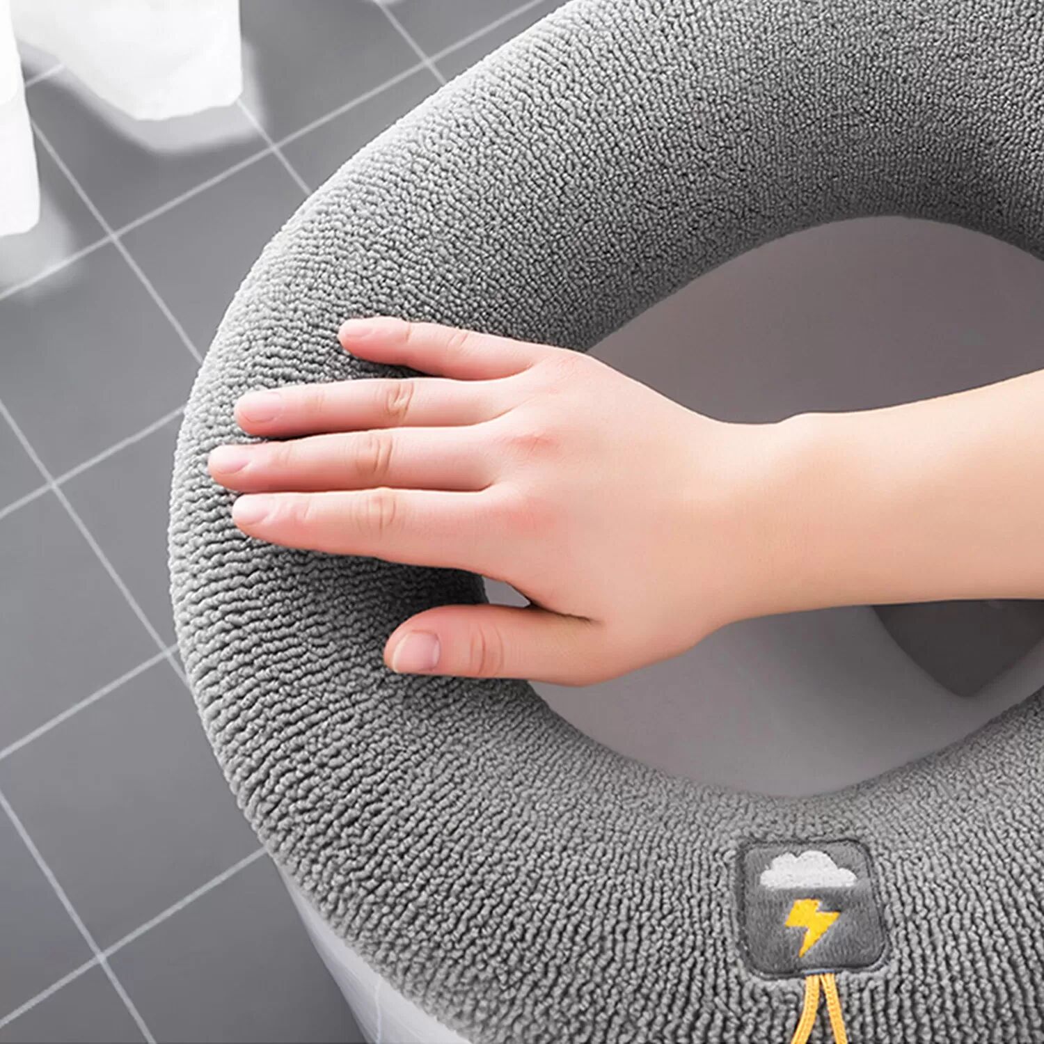 INF Weicher Toilettensitzbezug mit Griff - Hellgrau
