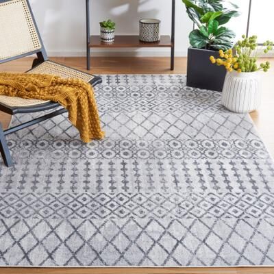 SAFAVIEH Toscana Ingrida Tribal Rug