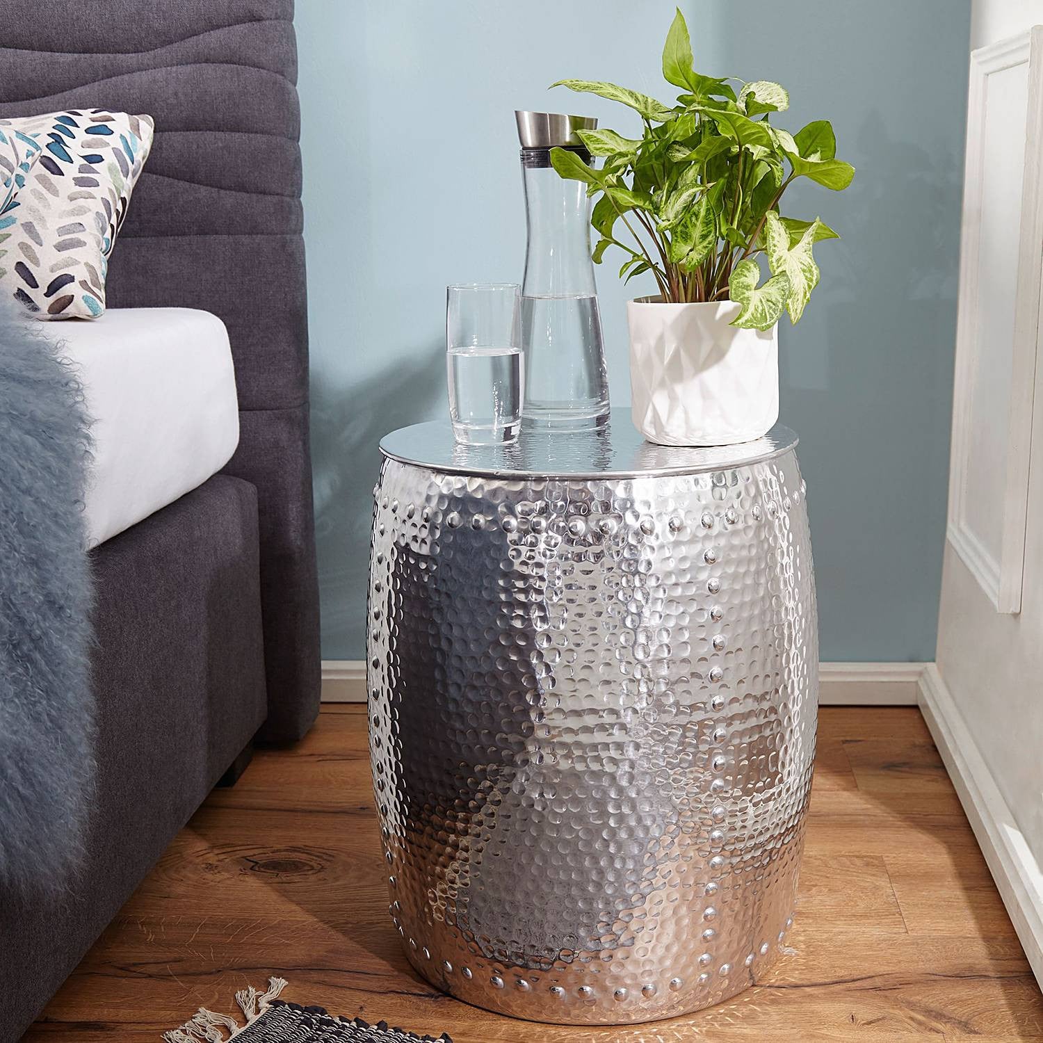 home24 Bijzettafel Juanico, ronde metalen bijzettafel in zilver, Ø 42 cm