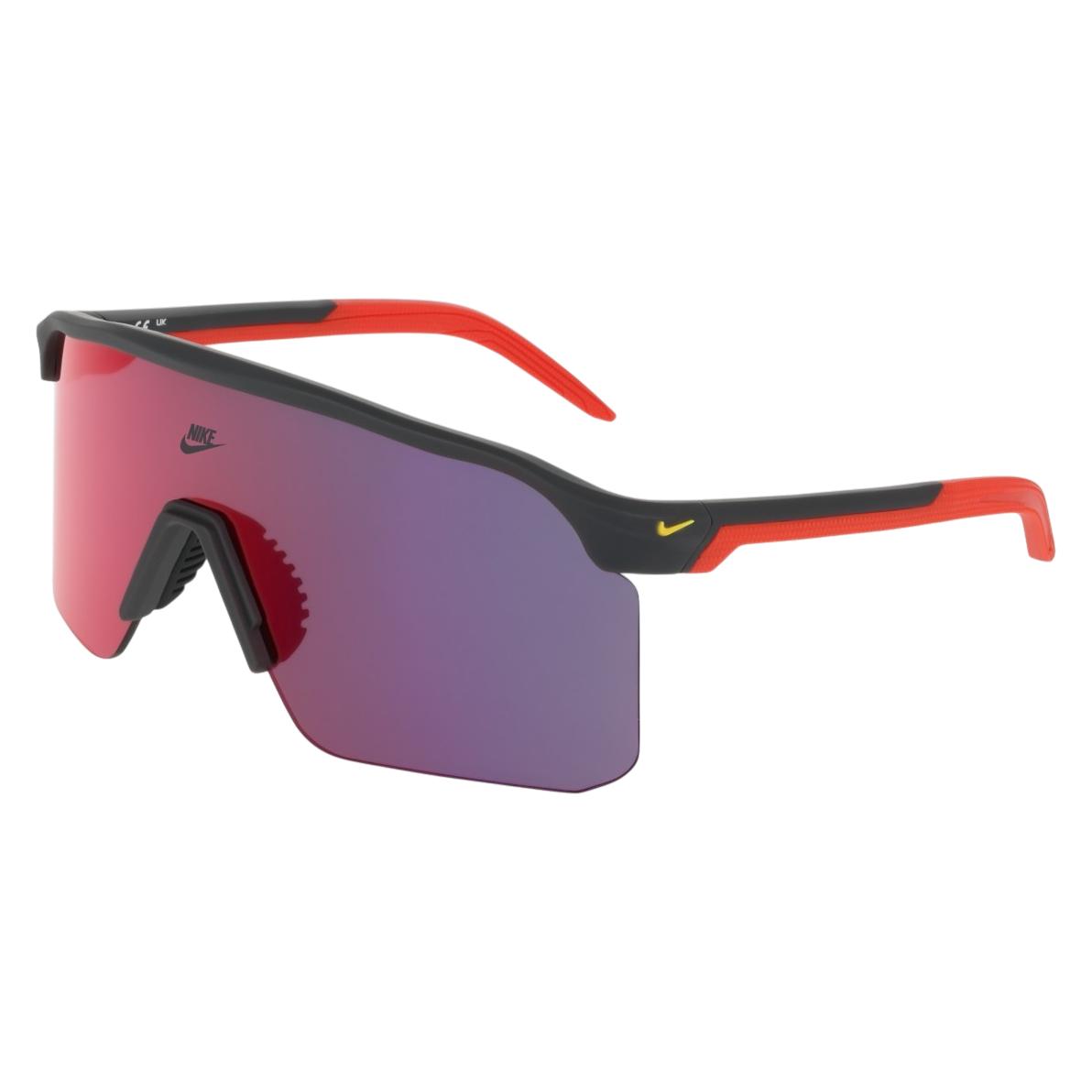 Nike Herren Sonnenbrille UV400 (Matte Dark Smoke, Rot) (iu4705-200-886895767057)