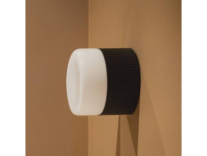 Globen Lighting Wandleuchte Hubble 12, dimmbar, schwarz, für Badezimmer, Metall, Skandinavisch