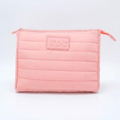 Kosmetiktasche gesteppt mit gummiertem Logo Aufnäher (rose)