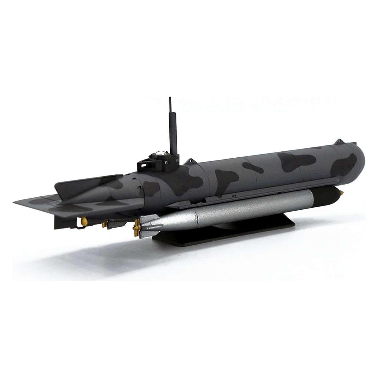 Revell German Midget Submarine Type Molch (05187)