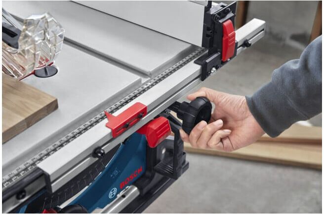 BOSCH Scie circulaire de table GTS 70-216 (solo ; C) (0601B30600)
