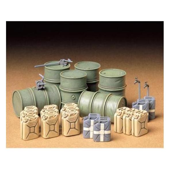 Tamiya 1:35 Diorama-Set Dt. Fässer&Kanister (300035186)