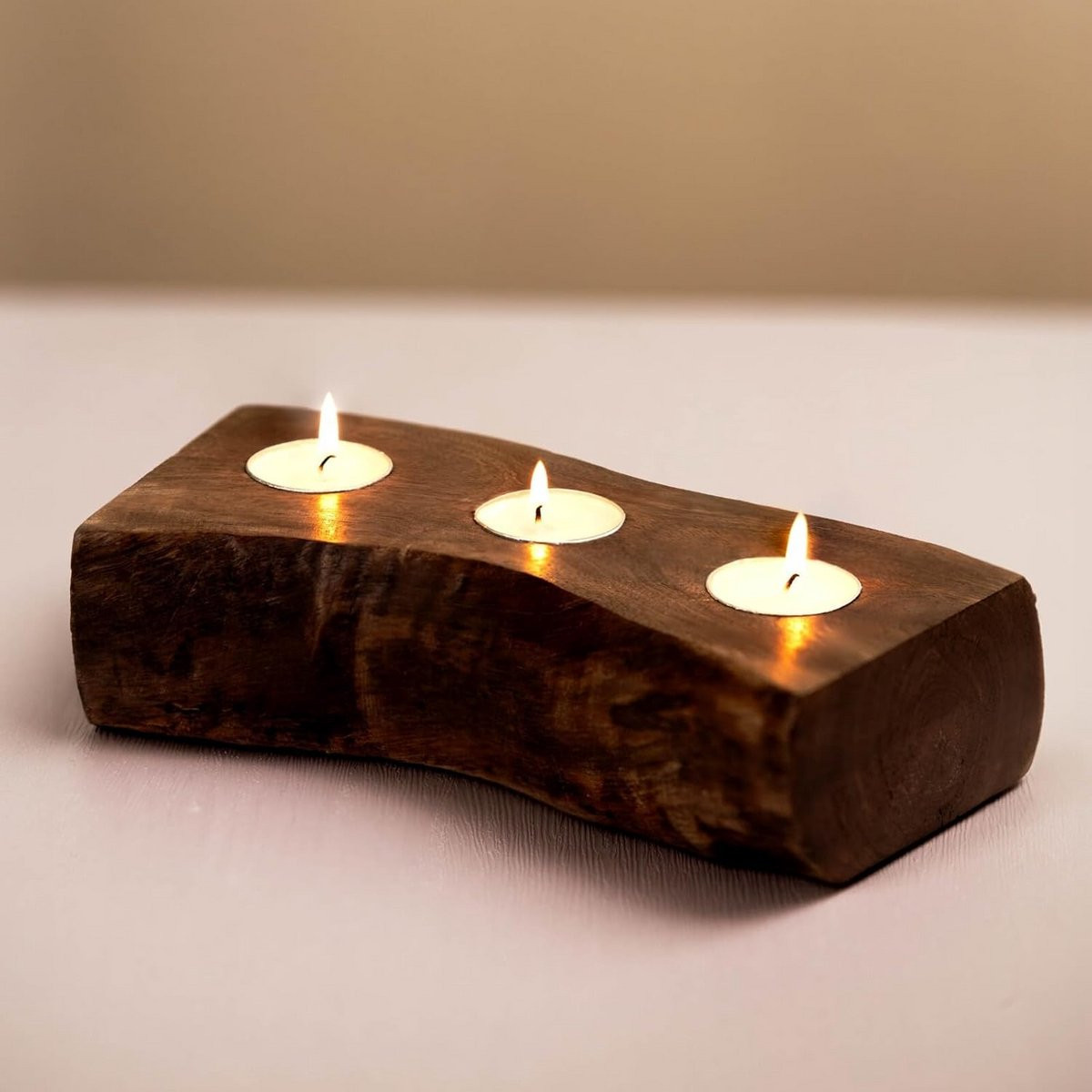 Decoratieve houten theelichthouder van mangohout voor woondecoratie en bruiloften