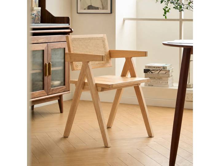 Fauteuil de table en bois massif et cannage naturel